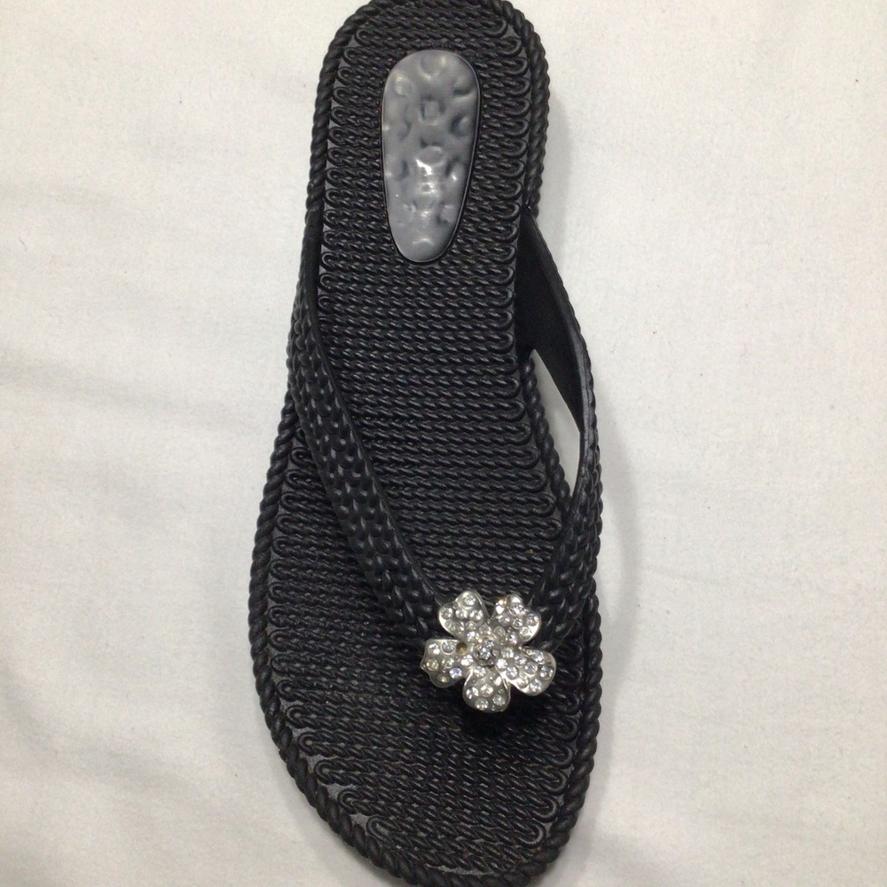 Flip Flops 🩴 - Picture 2 of 13